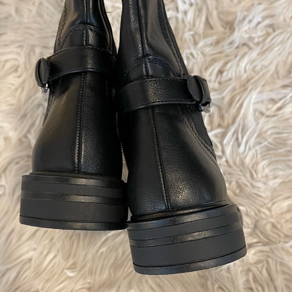 New | White Mountain | Black Boots - Picture 8 of 15